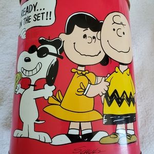 Vintage 1969 Charlie Brown Metal Waste Basket